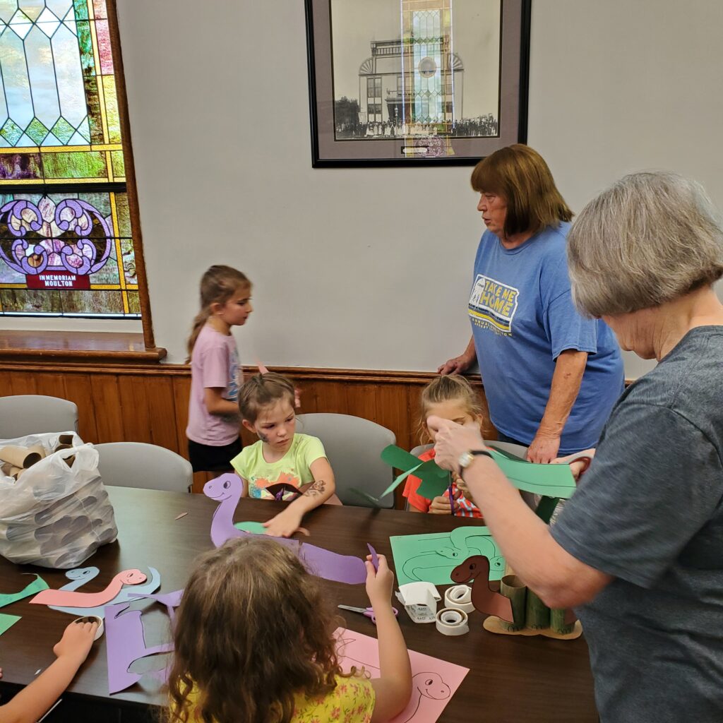 Craft Time with Dee Lizzol.