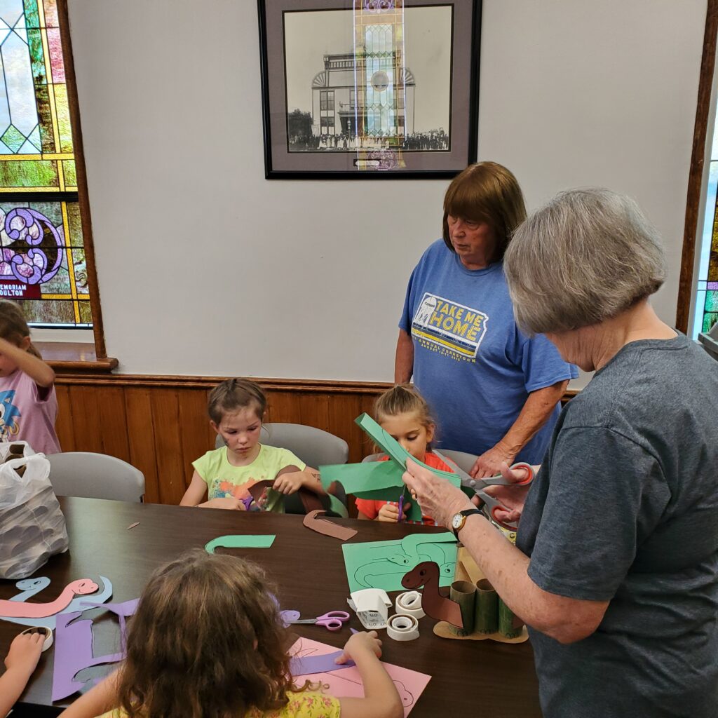 Craft Time with Dee Lizzol.