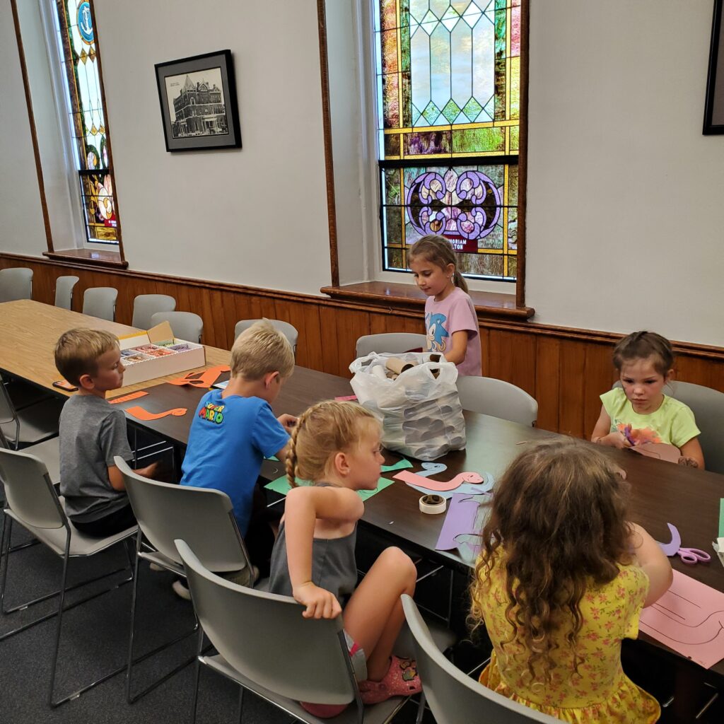 Craft Time with Dee Lizzol.
