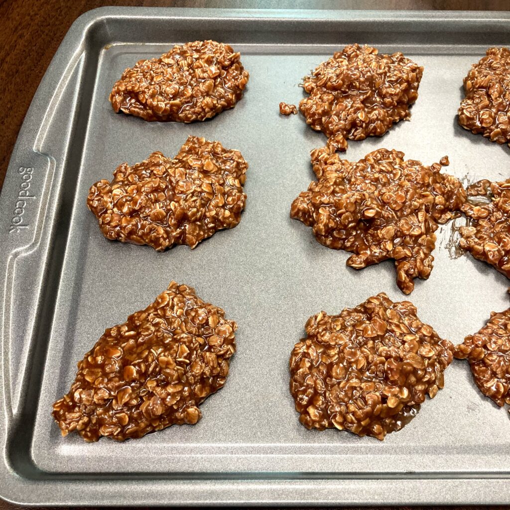 No-bakes cooling on a pan.